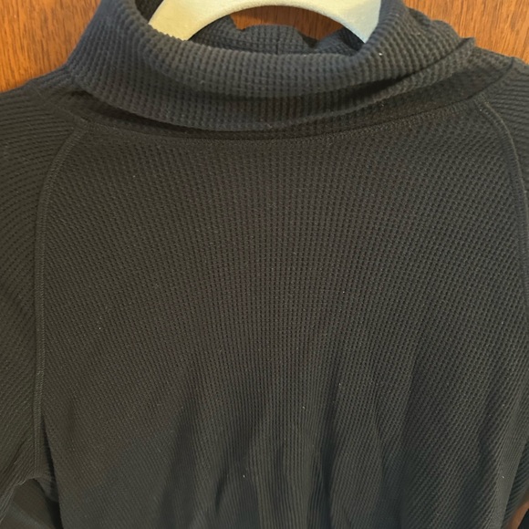 Set of Everlane Waffle Turtlenecks - Picture 3 of 5